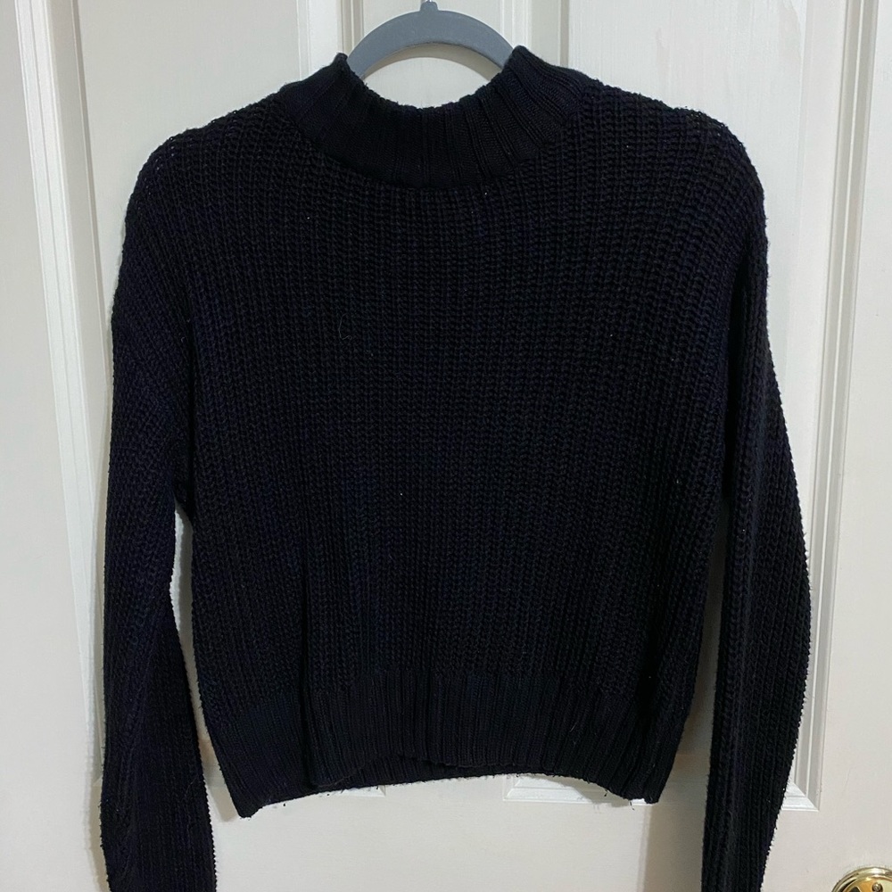 Black H&M sweater